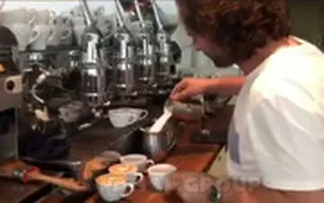 ساده‌ترین راه برای نقاشی روی فنجان قهوه