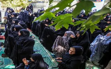 اقامه نماز ظهر عاشورا در سراسر کشور
