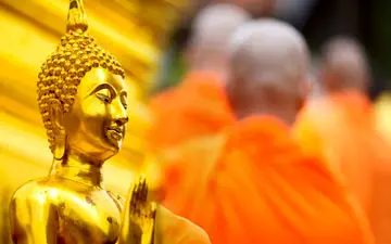 زن برهنه در حمام معبد؛ رسوایی جنسی راهب ارشد جنجال آفرید