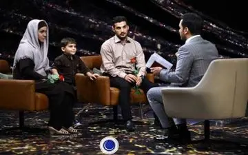 چهارمین قسمت از برنامه «ماه عسل ۹۶» چه گذشت؟وقتی احسان علیخانی جلوی صحنه منشوری را در «ماه عسل» گرفت!