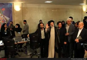 گزارش تصویری ثبت نام روحانی و رئیسی در انتخابات ریاست جمهوری