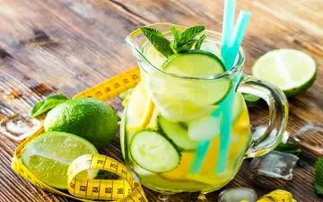 طرز تهیه اسموتی چای سبز و لیمو برای چربی‌سوزی سریع