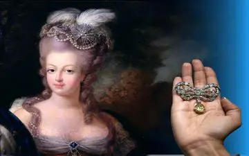 جواهراتی که سر ماری آنتوانت را به باد دادند