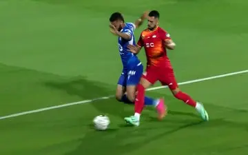 ویدئو | صحنه مشکوک به خطا در محوطه فولاد روی محمدی