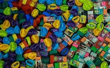 دستانی که برای گرفتن دستان کودکان بی‌بضاعت، دست به کار شدند + فیلم