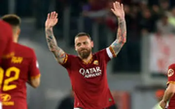  لحظات احساسی خداحافظی گلادیاتور رم از دنیای فوتبال