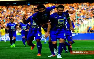 
سنگ اندازی بر سر راه دو بازیکن استقلال/ منظور سعادتمند چه کسانی است؟ فراری دادن بازیکنان با چه هدفی؟
