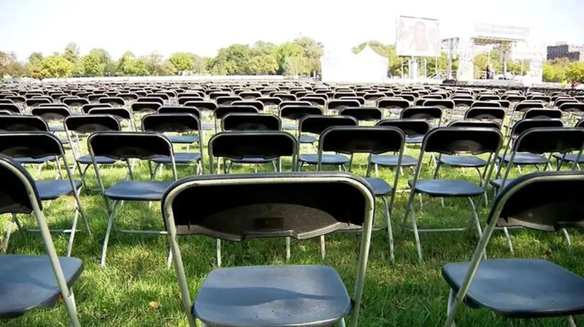 ۲۰ هزار صندلی‌ خالی مقابل کاخ سفید برای ادای احترام به ۲۰۰ هزار قربانی کرونا