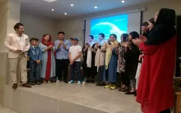 اجرای نمایشنامه خوانی تاریکخانه تنگ