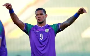  استقلال حواسش به این مهاجم باشد