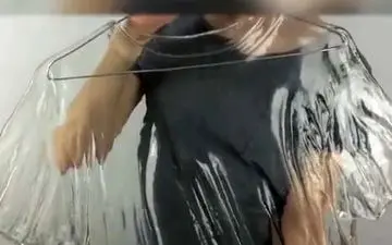  تی‌شرت‌های شیشه‌ای هم به بازار آمد! + عکس