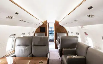 لحظه سقوط وحشتناک هواپیمای تفریحی وسط زمین مسابقه فوتبال + ویدئو