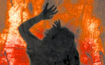 زن جوان تهرانی در خیابان ویلا خودش را به آتش کشید / بامداد امروز رخ داد