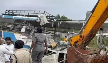 ۲۰ کشته به دنبال برخورد اتوبوس با کامیون