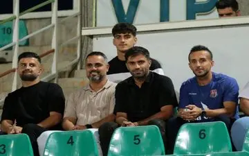 هافبک سابق پرسپولیس به دیدن بازی نساجی رفت