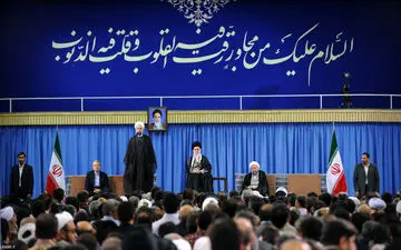 توان قوای دیگر و مردم در کنار دولت قرار بگیرد