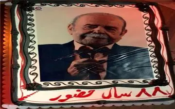 نامگذاری یک سالن به‌ نام استاد در روز تولدش 