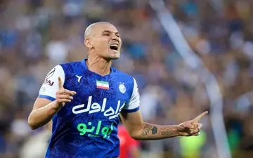 خرید جدید استقلال در راه ایران