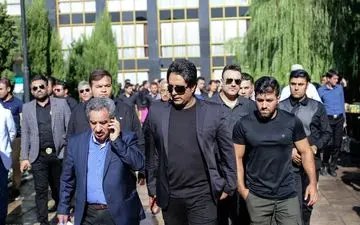 امید جهان در مراسم تشییع پیکر پدرش/عکس