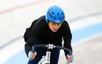 لج بازی با دختر ورزشکار ایرانی بخاطر همسرش + عکس
