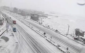  همه جاده ها باز است/ لزوم بستن زنجیر چرخ در جاده های کوهستانی