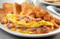 طرز تهیه  املت کالباس| برای صبحانه و میان وعده حرف نداره!