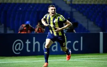 درخواست نجومی مهاجم ازبک، حضور او در پرسپولیس را در هاله‌ای از ابهام قرار داد