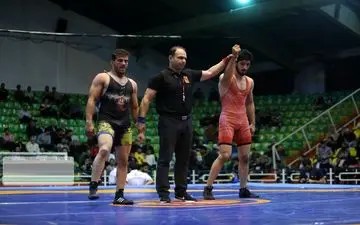 تیم کشتی آزاد رعد ستارگان حریف را با ضربه فنی بدرقه کرد