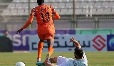 تقسیم امتیازات بین مس کرمان و فولاد در روز عجیب یک بازیکن/ ملوان پیروزی را در دقایق اضافه از دست داد 