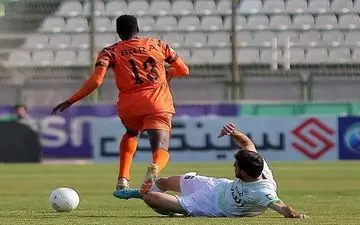 تقسیم امتیازات بین مس کرمان و فولاد در روز عجیب یک بازیکن/ ملوان پیروزی را در دقایق اضافه از دست داد 