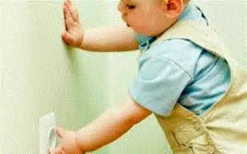 راهکارهای سریع برای نجات کودکان را از برق گرفتگی