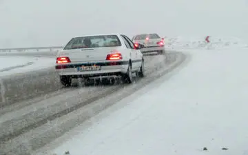 تردد درگردنه"مایین‌بلاغ" تکاب - شاهیندژ با زنجیرچرخ امکان‌پذیر است