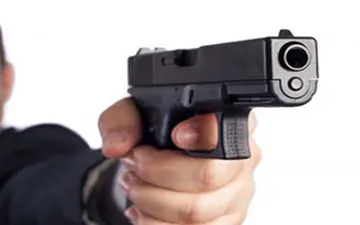 مرگ افسر پلیس به دست چند شرور + فیلم