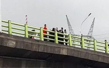 دومین خودکشی دختر ان اصفهانی از روی پل ها +عکس