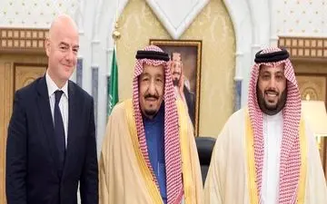 عکس یادگاری پادشاه عربستان با رئیس فیفا