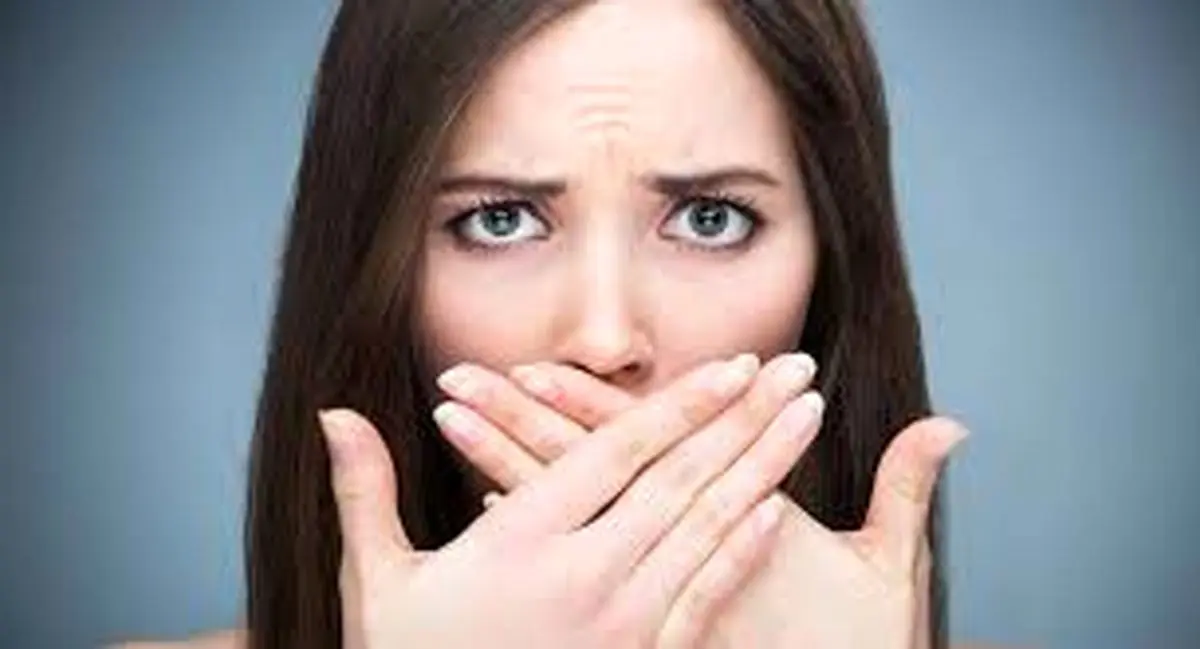 علت بوی بد دهان چیست؟| آیا فقط مسواک کافی است؟