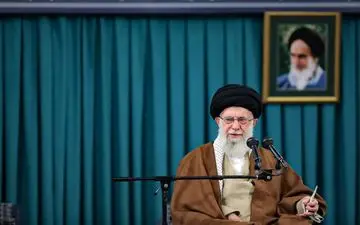 ورود رهبر انقلاب به حسینیه امام خمینی(ره) + ویدئو