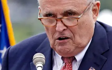 وکیل ترامپ از کشف تصاویر جنسی در لپ‌تاپ پسر بایدن خبر داد