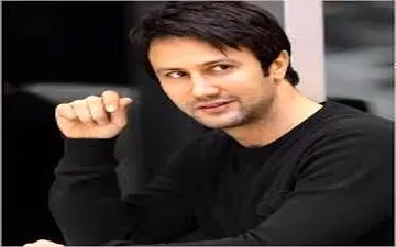 شاهرخ استخری و دخترش در خارج از کشور (+‌عکس)