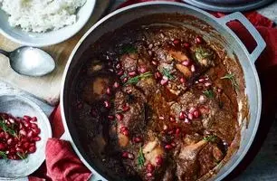 طرز تهیه خورش فسنجان مجلسی با طعمی به یادماندنی + ویدئو