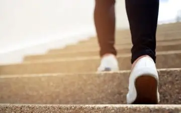 بالا و پایین رفتن از پله برای کدام زنان باردار خطرناک است؟