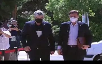 ورود اولین نامزد به ساختمان جام جم 