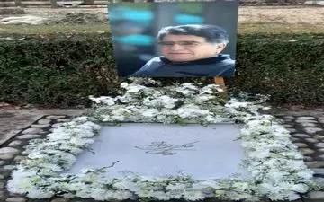 سنگ مزار محمدرضا شجریان نصب شد