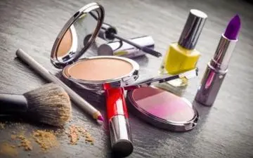  دلیل قیمت‌ پایین لوازم آرایشی قاچاق