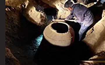 بیرون آمدن 2 گنج نفیس ساسانی در عملیات راه سازی / همه در ارومیه شوکه شدند