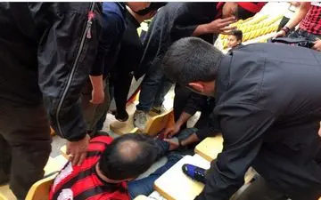 گل سیاه جامگان یک تماشاگر را مصدوم کرد!