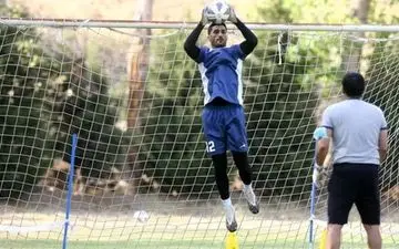 جدایی گلر استقلال منتفی شد