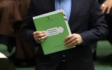 کارشناس اقتصادی: کسری بودجه، ام‌الخبائث مشکلات اقتصادی کشور است
