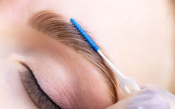آیا برای کاشت ابرو باید تتوی آن را پاک کنیم؟