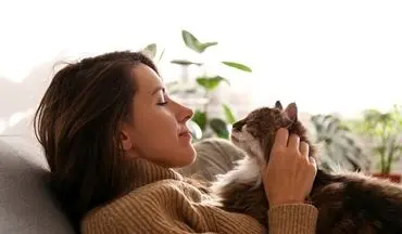 واکنش گربه‌ها به میومیوهای انسان: آیا معنی آن را درک می‌کنند؟